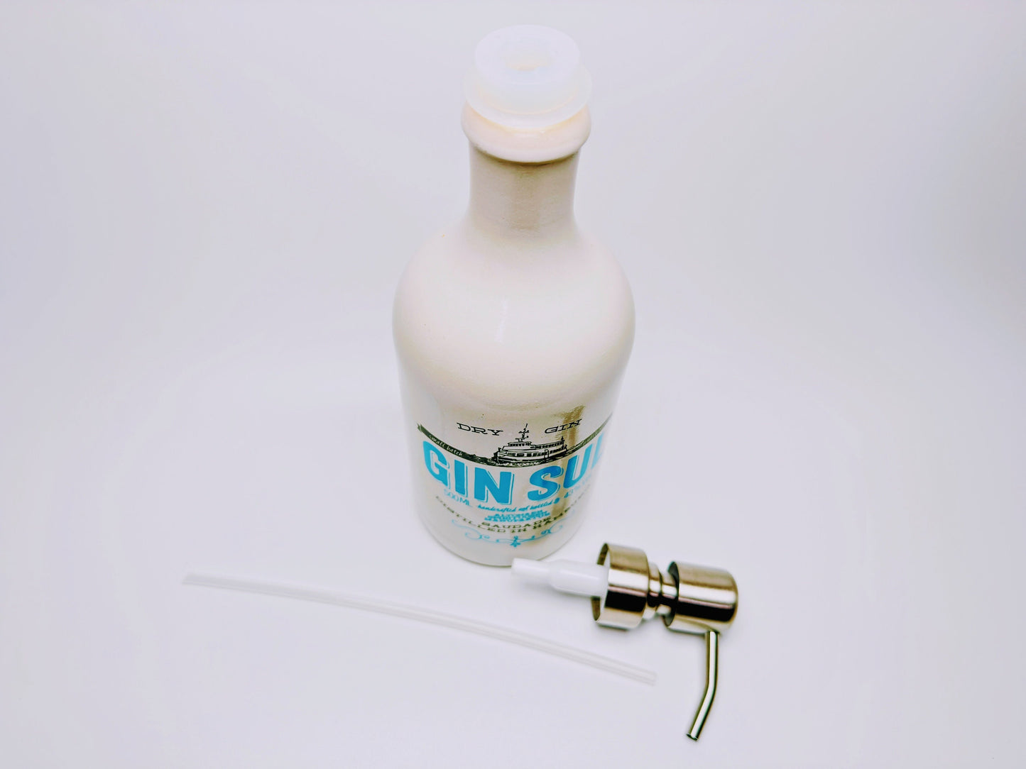 Gin Sul Seifenspender “SulSpender” | Upcycling Pumpspender aus Gin Sul Flasche | Nachfüllbar | Deko Bad Geschenk Hamburg | 500ml - H:27cm