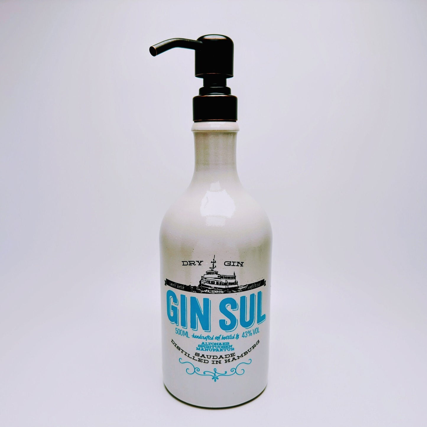 Gin Sul Seifenspender “SulSpender” | Upcycling Pumpspender aus Gin Sul Flasche | Nachfüllbar | Deko Bad Geschenk Hamburg | 500ml - H:27cm