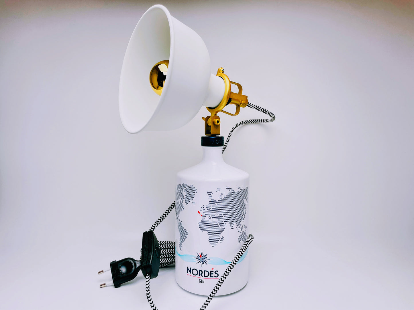 Gin Vintage-Lampen | Handgemachte nachhaltige Tischlampe aus Gin Flaschen | Einzigartige Geschenkidee | Deko-Licht | Upcycling Leuchten