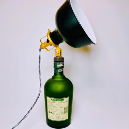 Botucal Rum Lampe | Handgemachte Upcycling Tischlampe aus Botucal Rum Flasche | Einzigartige Geschenkidee | Deko