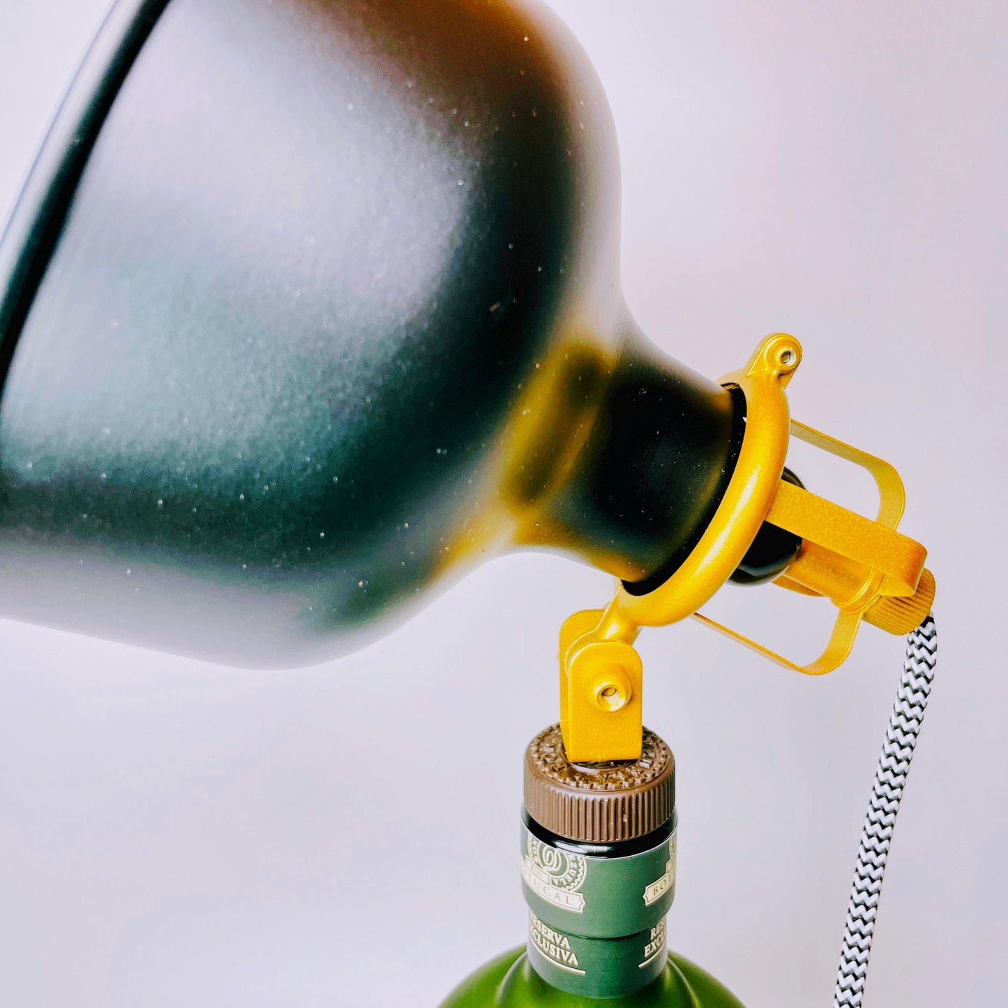 Botucal Rum Lampe | Handgemachte Upcycling Tischlampe aus Botucal Rum Flasche | Einzigartige Geschenkidee | Deko