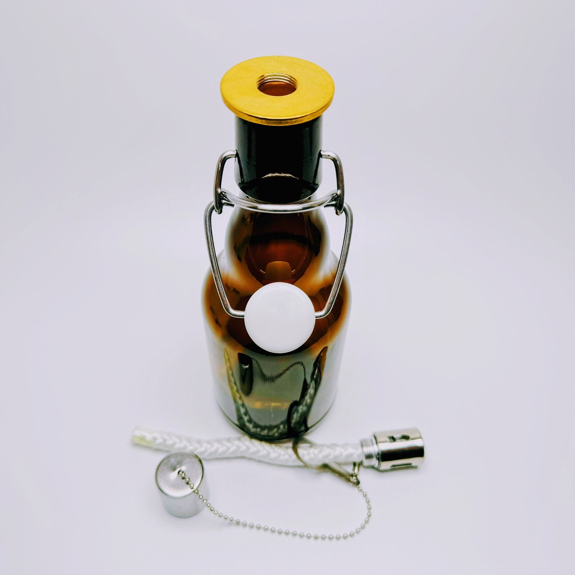 Bügelflaschen-Öllampe “Bügel Burner“ | Handgemachte Öllampe aus Bierflaschen | Ideal für Garten & Balkon | Perfektes Bierliebhaber Geschenk