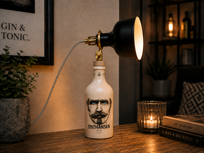 Gin Tischlampe aus echter Ginflasche – Handgemachte Design Lampe im Industrial Look – Upcycling Deko Lampe – Geschenkidee für Gin Liebhaber
