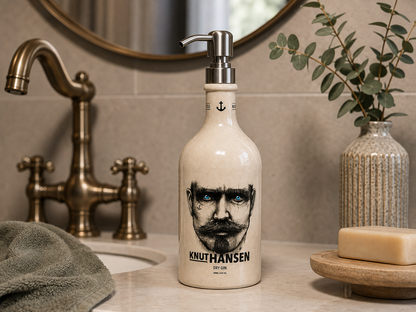 Gin-Seifenspender “Knut“ | Upcycling Pumpspender aus Original Knut Hansen Gin-Flasche | Nachfüllbar mit Seife | Bad-Deko | Geschenk Hamburg
