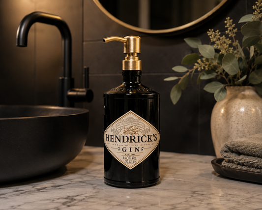 Gin-Seifenspender “Hendricks” |  Upcycling Pumpspender aus Hendricks Gin Flasche | Nachfüllbar | Bad Deko Geschenk aus Schottland | 700ml