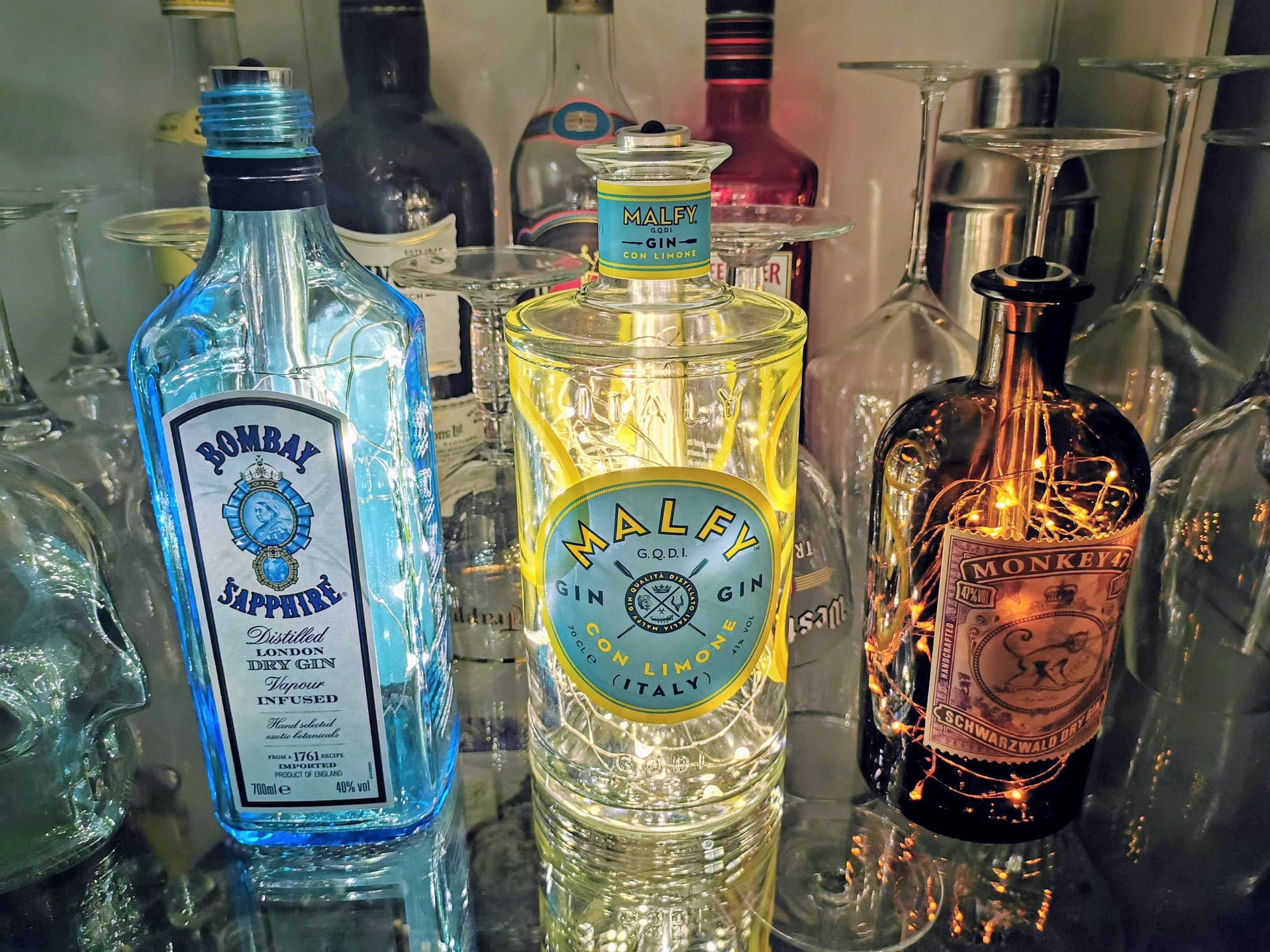 Gin-Glow LED-Flaschenlampe | Magische Upcycling Gin-Flaschen mit LED-Licht & Timer | Stimmungsvolle Deko für Bar, Vitrine, Wohnzimmer