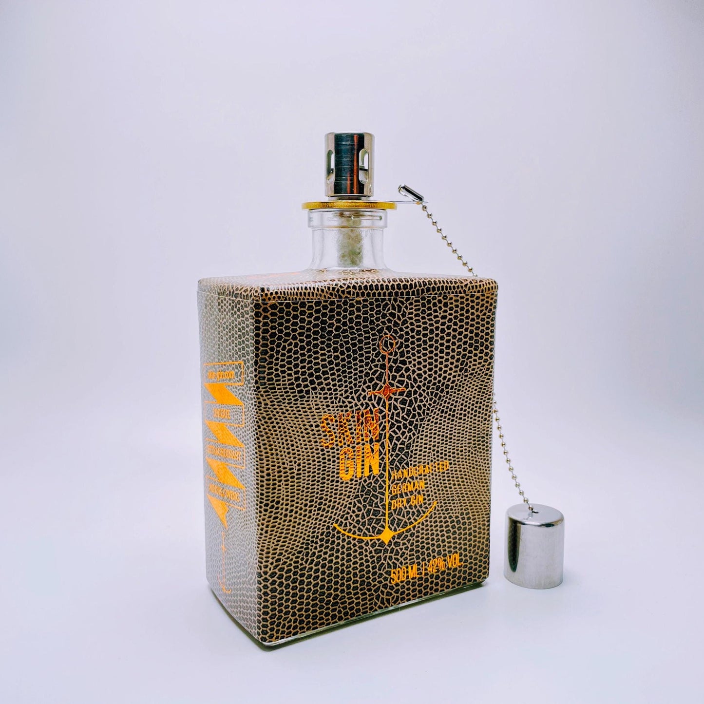 Gin Öllampe “Skin“ | Handgemachte Upcycling Lampe aus Gin Flasche | Vintage Deko | Individuell | Geschenkidee | Nachhaltig & Einzigartig