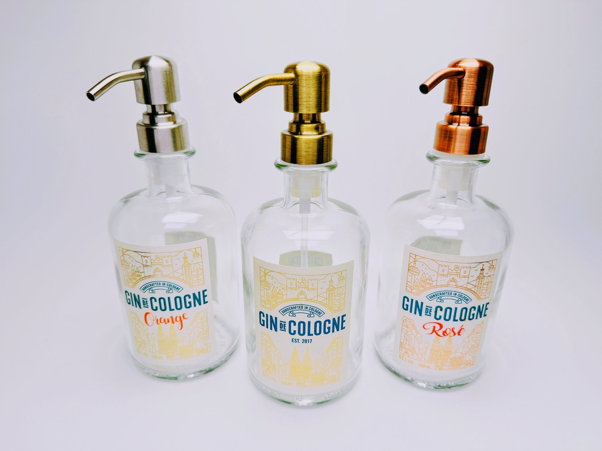 Gin-Seifenspender “Gin de Cologne“ | Upcycling Pumpspender aus Gin Cologne Flaschen | Nachfüllbar mit Seife etc. | Bad Deko | Geschenk Köln