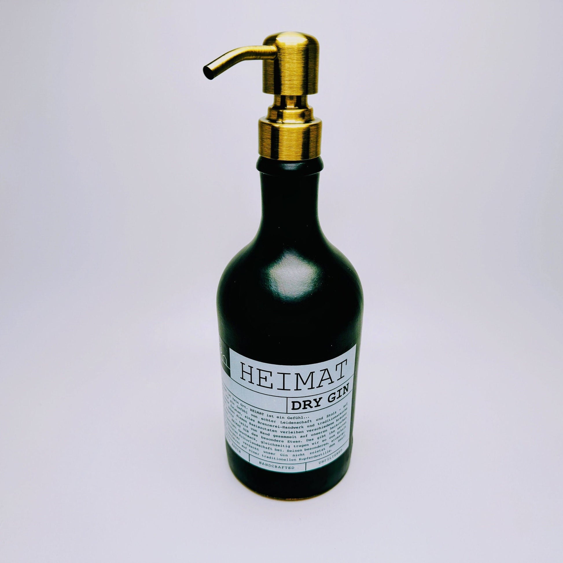 Gin-Seifenspender “Heimat” | Upcycling Pumpspender aus Heimat Gin Flaschen | Nachfüllbar mit Seife, Spüli | Deko Bad Geschenk | 500ml