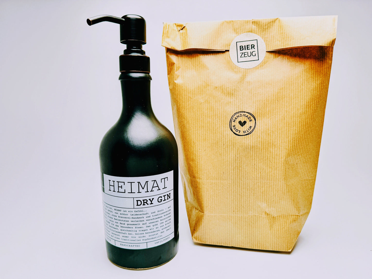 Gin-Seifenspender “Heimat” | Upcycling Pumpspender aus Heimat Gin Flaschen | Nachfüllbar mit Seife, Spüli | Deko Bad Geschenk | 500ml