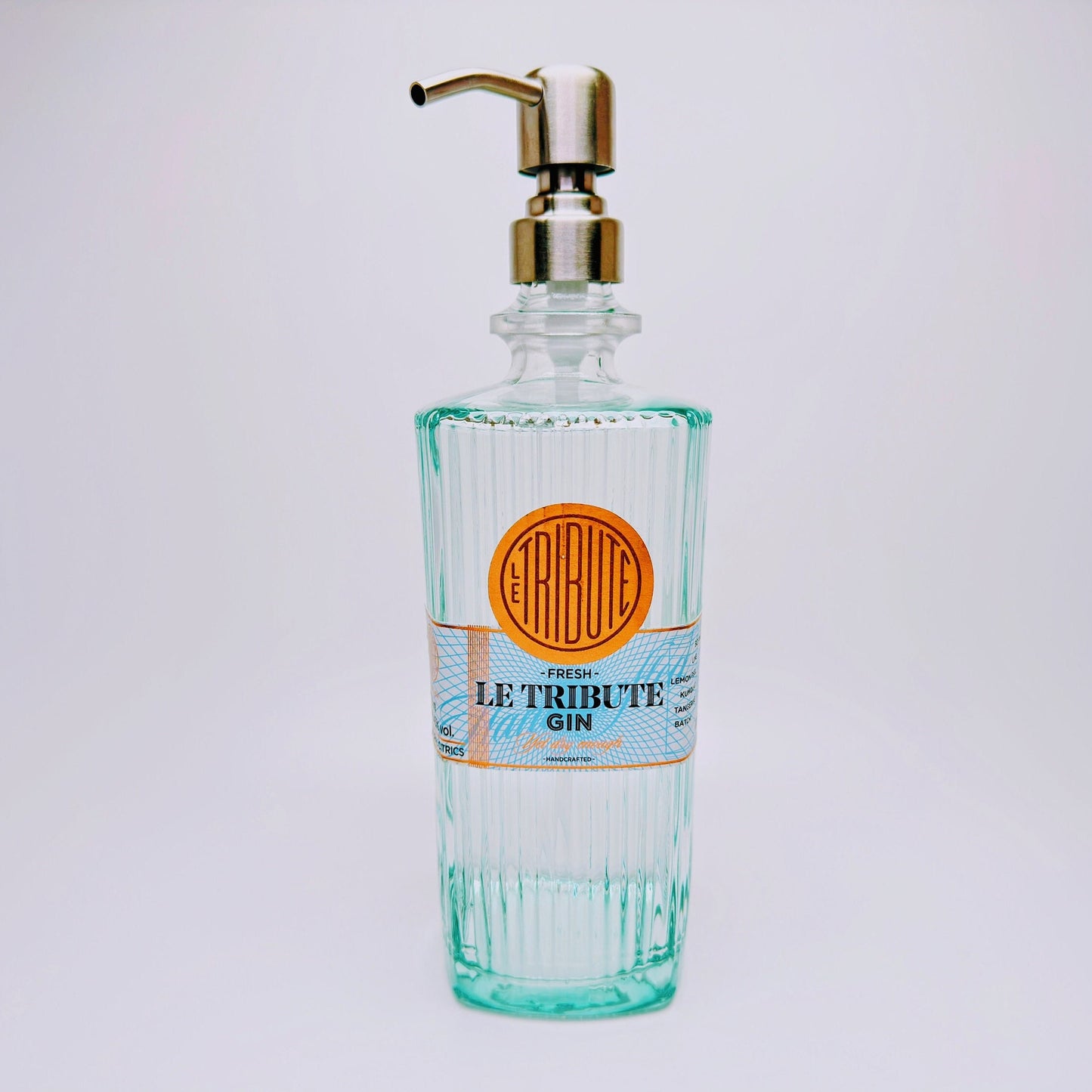 Gin-Seifenspender “Le Tribute“ | Upcycling Pumpspender aus Le Tribute Gin Flasche | Nachfüllbar mit Seife | Bad Deko | Geschenk Spanien