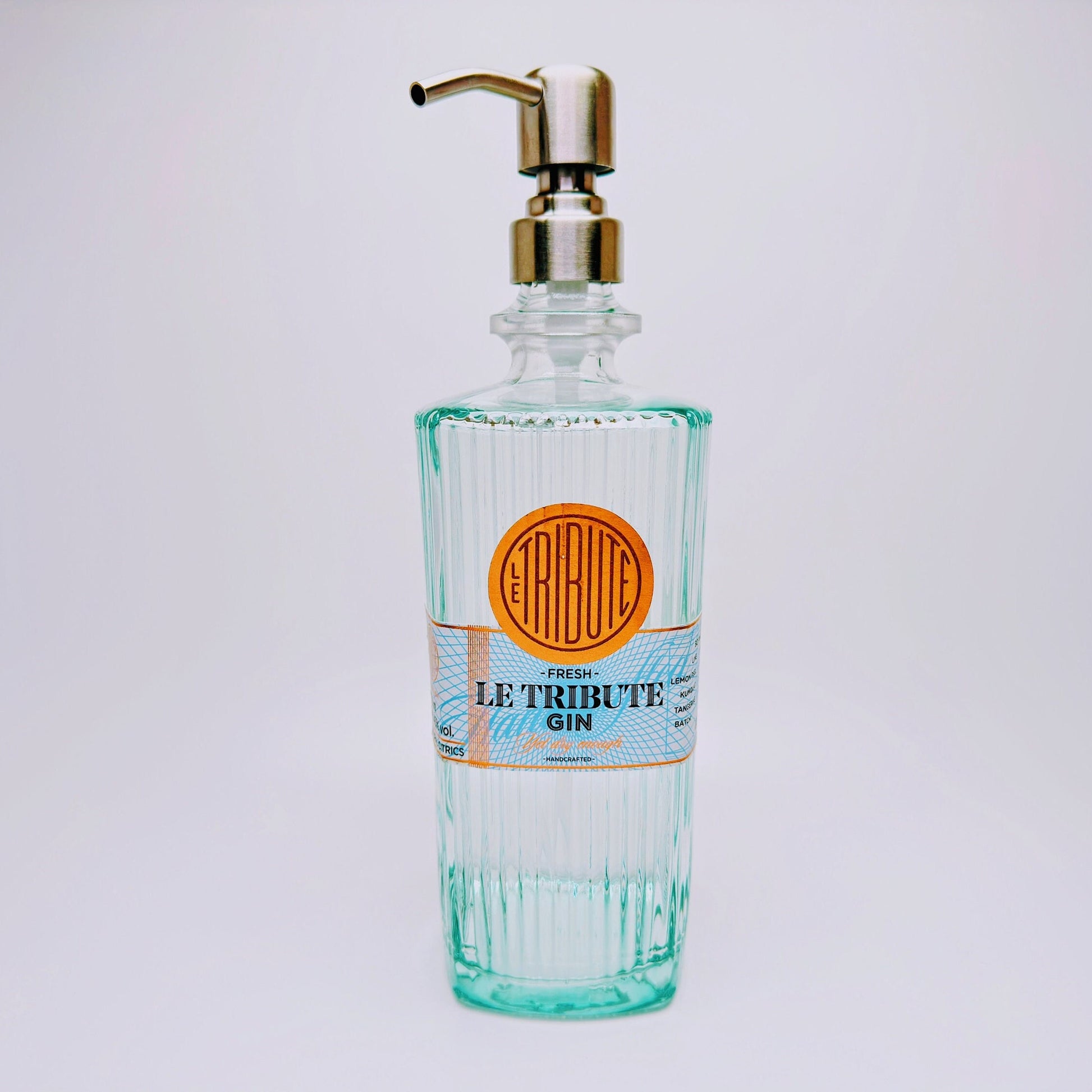 Gin-Seifenspender “Le Tribute“ | Upcycling Pumpspender aus Le Tribute Gin Flasche | Nachfüllbar mit Seife | Bad Deko | Geschenk Spanien