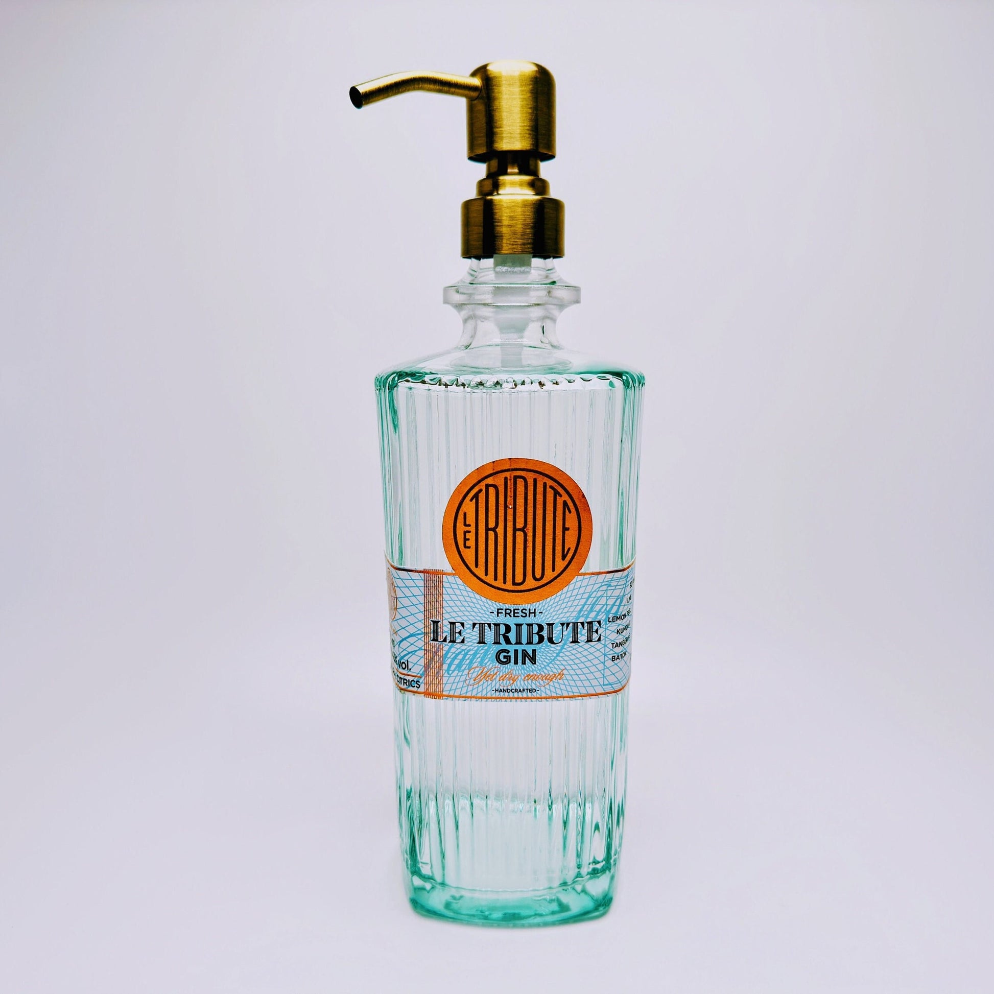 Gin-Seifenspender “Le Tribute“ | Upcycling Pumpspender aus Le Tribute Gin Flasche | Nachfüllbar mit Seife | Bad Deko | Geschenk Spanien