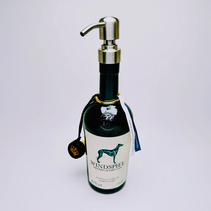 Gin-Seifenspender “Windspiel“ | Upcycling Pumpspender aus Windspiel Gin Flasche | Nachfüllbar mit Seife | Bad Deko | Geschenk Windhund Eifel