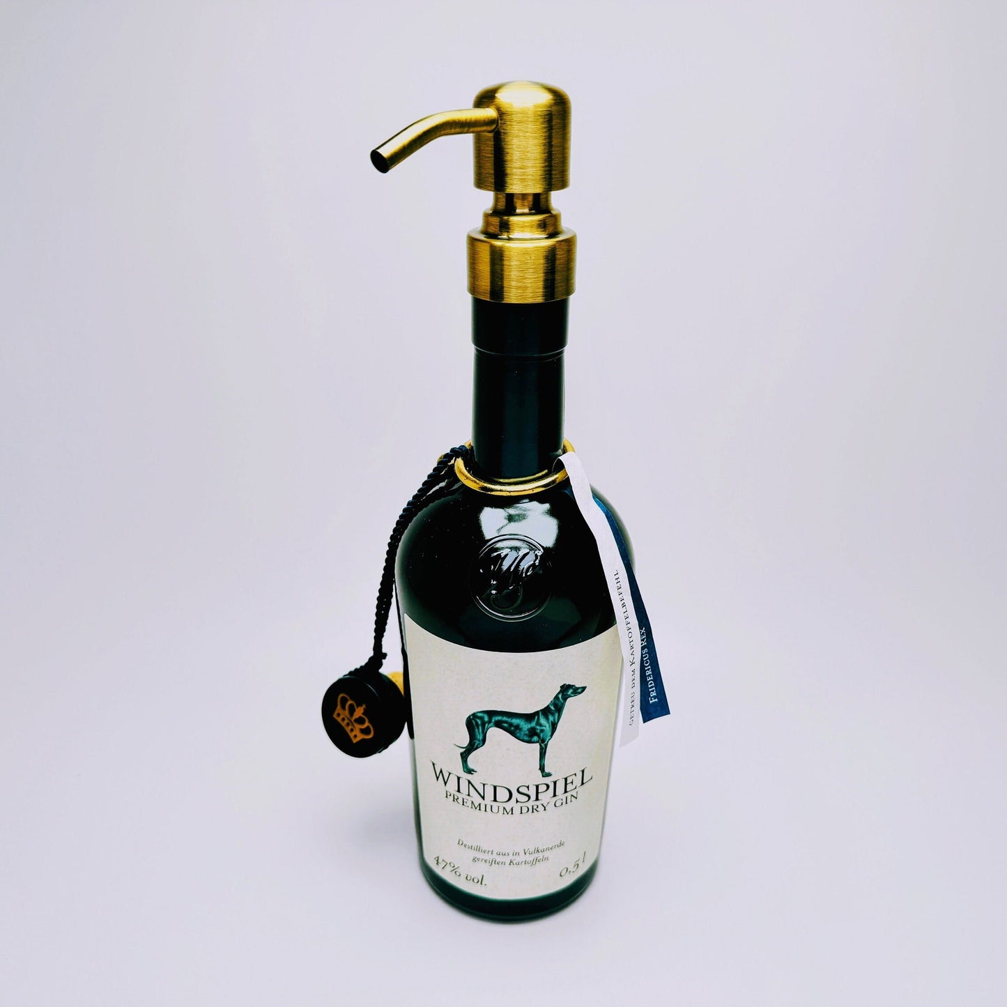 Gin-Seifenspender “Windspiel“ | Upcycling Pumpspender aus Windspiel Gin Flasche | Nachfüllbar mit Seife | Bad Deko | Geschenk Windhund Eifel