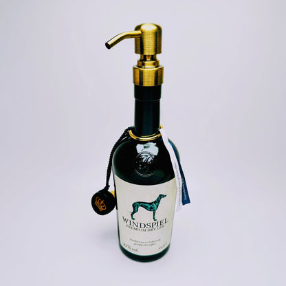 Gin-Seifenspender “Windspiel“ | Upcycling Pumpspender aus Windspiel Gin Flasche | Nachfüllbar mit Seife | Bad Deko | Geschenk Windhund Eifel