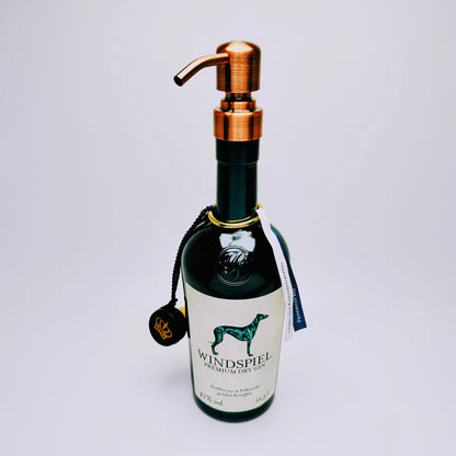 Gin-Seifenspender “Windspiel“ | Upcycling Pumpspender aus Windspiel Gin Flasche | Nachfüllbar mit Seife | Bad Deko | Geschenk Windhund Eifel