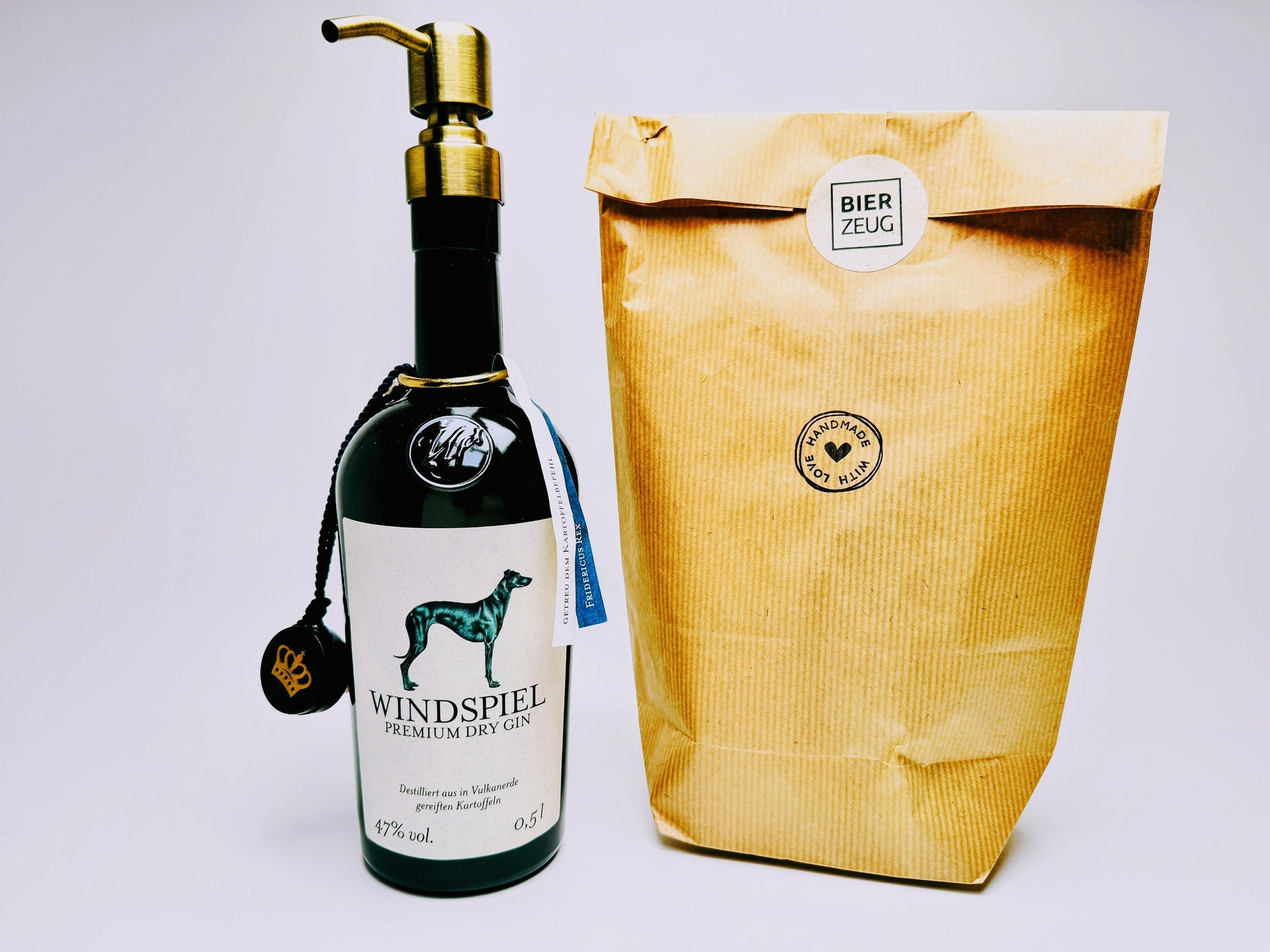 Gin-Seifenspender “Windspiel“ | Upcycling Pumpspender aus Windspiel Gin Flasche | Nachfüllbar mit Seife | Bad Deko | Geschenk Windhund Eifel