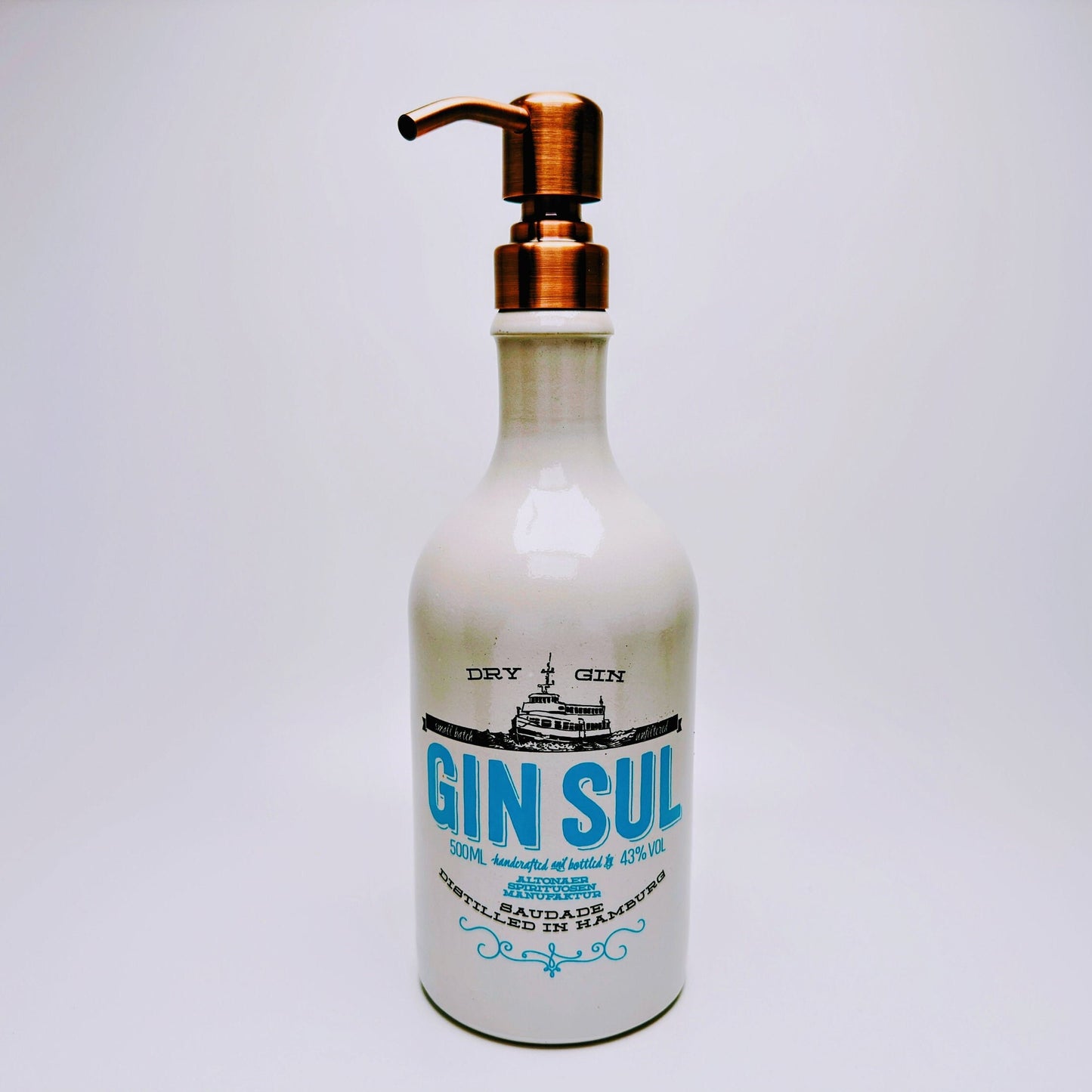Gin Sul Seifenspender “Sul Spender” | Upcycling Pumpspender aus Gin Sul Flasche | Nachfüllbar | Deko Bad Geschenk Hamburg | 500ml - H:27cm