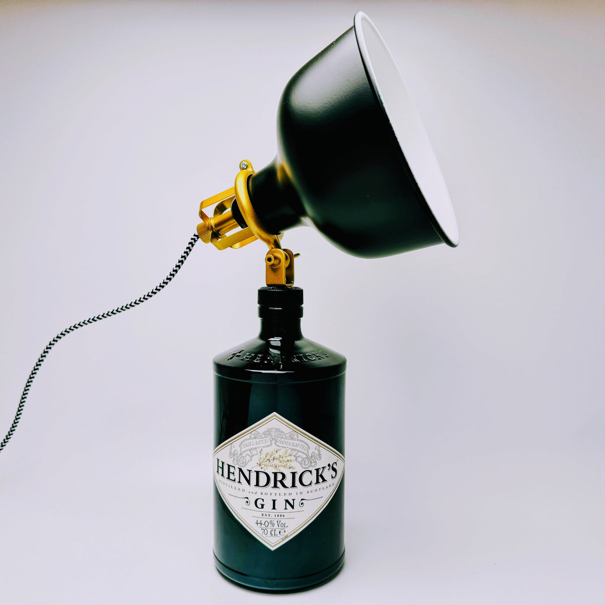 Hendricks Gin Vintage-Lampe | Handgemachte nachhaltige Tischlampe | Einzigartige Geschenkidee | Retro Deko-Licht | Upcycling Leuchte