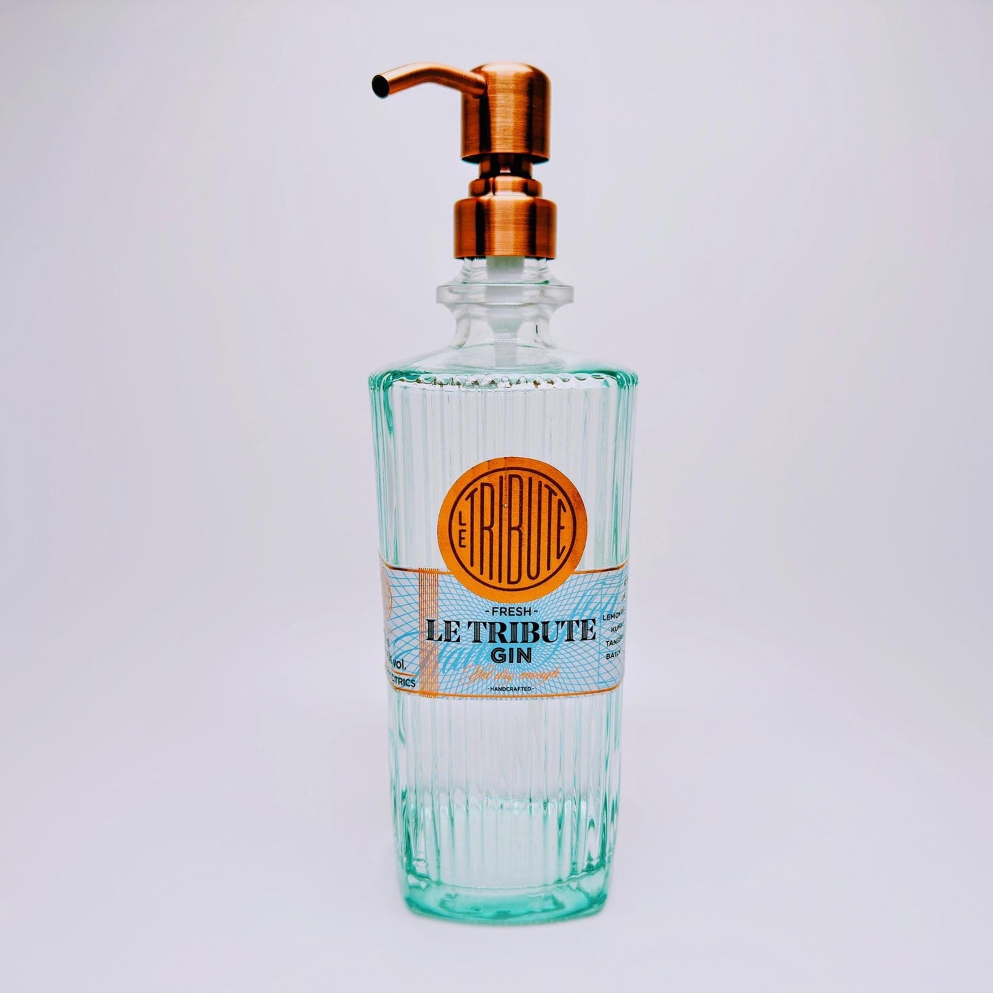 Gin Seifenspender aus echter Ginflasche – Handgemachter nachfüllbarer Pumpspender – Upcycling Seifenspender – Geschenkidee für Gin Liebhaber