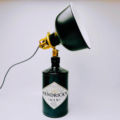 Gin Tischlampe aus echter Ginflasche – Handgemachte Design Lampe im Industrial Look – Upcycling Deko Lampe – Geschenkidee für Gin Liebhaber