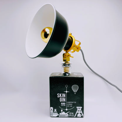 Skin Gin Vintage-Lampe | Handgemachte nachhaltige Tischlampe aus Skin Gin | Einzigartige Geschenkidee | Retro Deko-Licht | Upcycling Leuchte