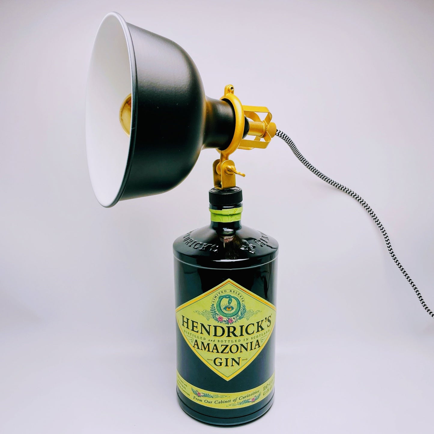 Gin Vintage-Lampen | Handgemachte nachhaltige Tischlampe aus Gin Flaschen | Einzigartige Geschenkidee | Deko-Licht | Upcycling Leuchten