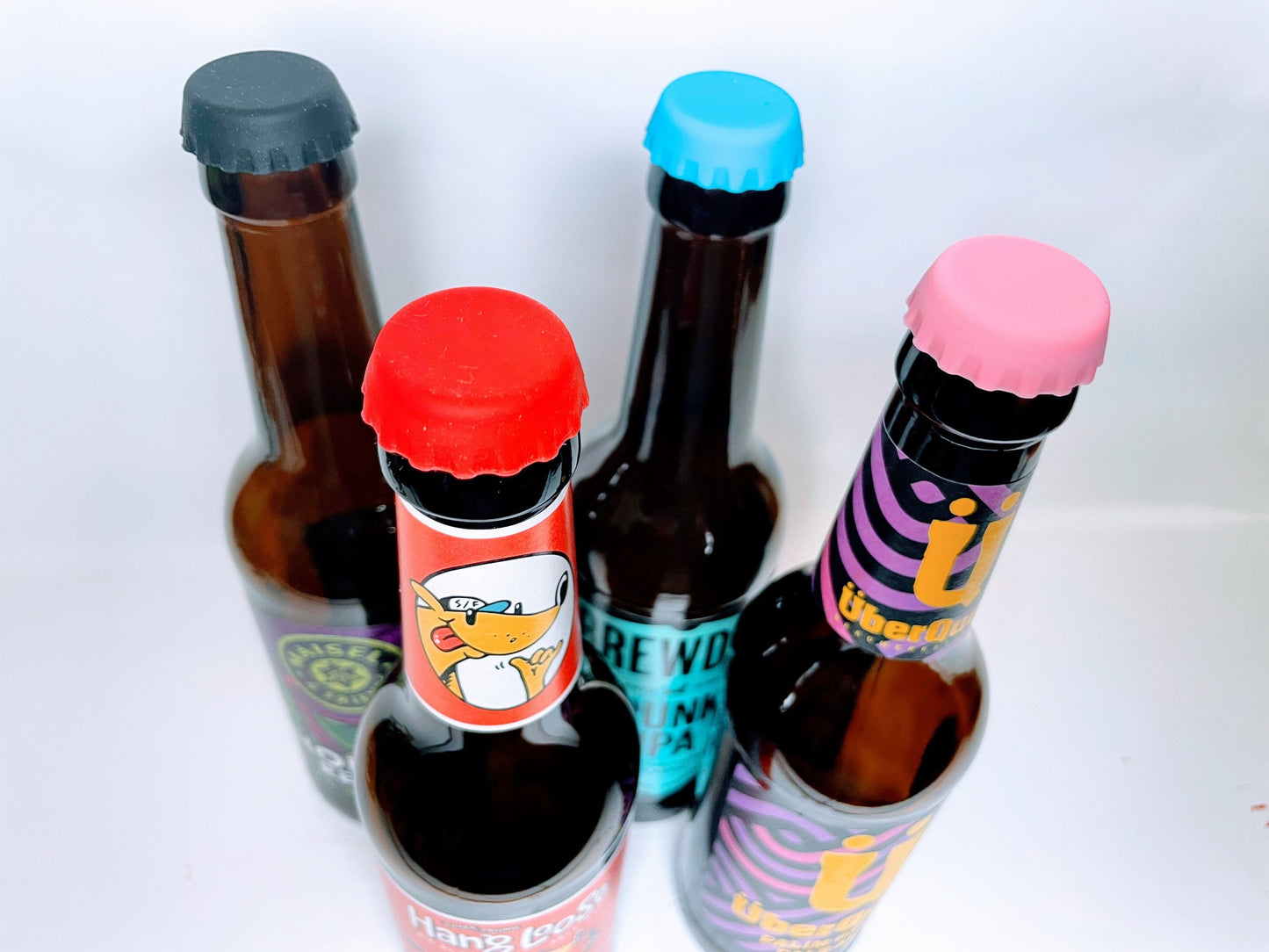 Silikon-Kronkorken "BierBuddys" 4er Set | Wiederverwendbare Flaschenverschlüsse zum Verschließen & Markieren | Spülmaschinenfest, Geschenk