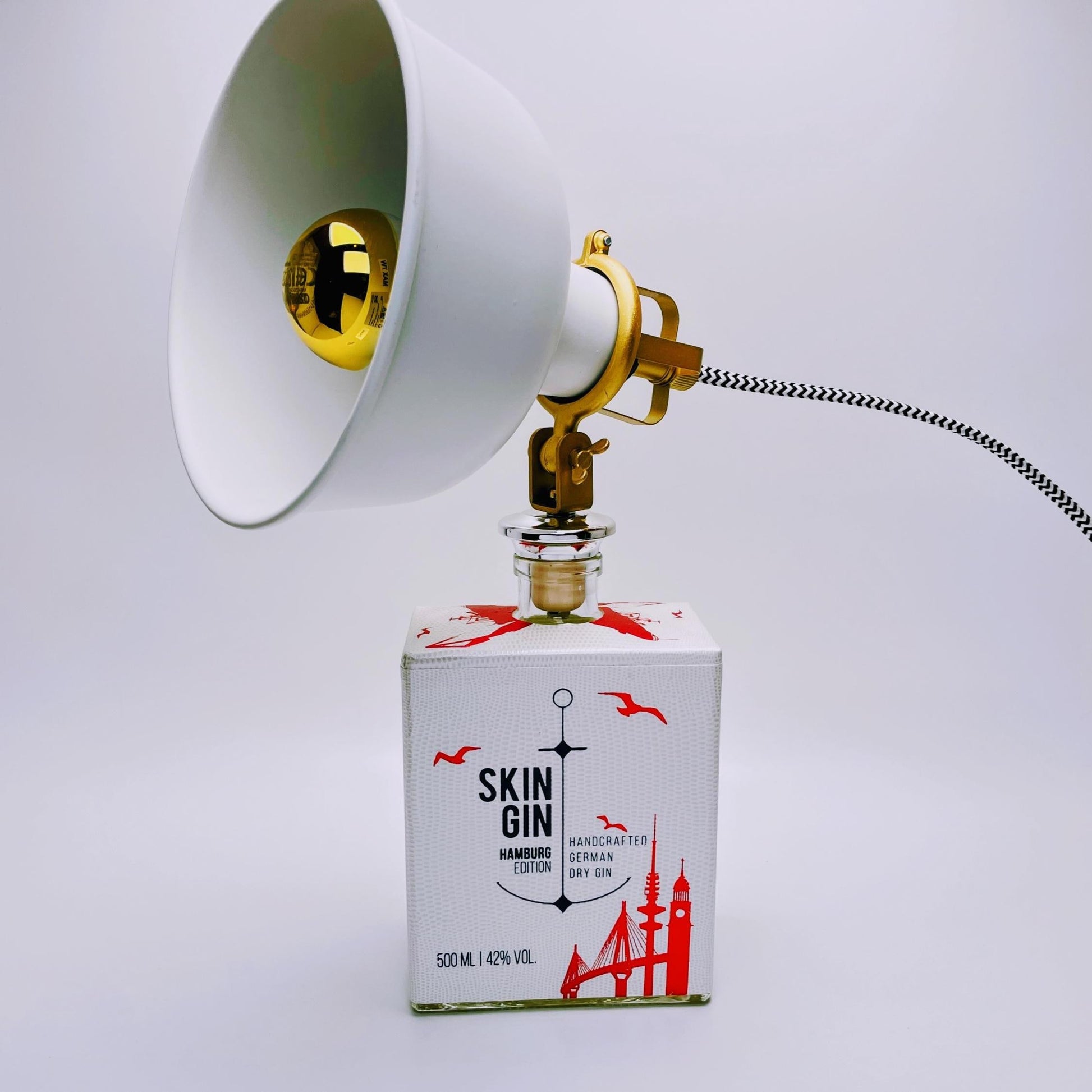 Skin Gin Vintage-Lampe | Handgemachte nachhaltige Tischlampe aus Skin Gin | Einzigartige Geschenkidee | Retro Deko-Licht | Upcycling Leuchte