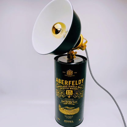 Tischlampe aus Whisky Tubes | Handgemachte Upcycling Design-Lampe für Whisky-Fans | Einzigartige Geschenkidee | Retro Licht Deko