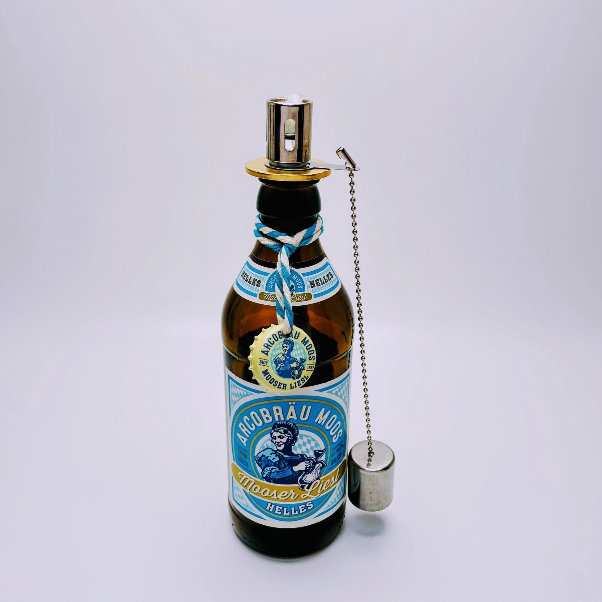 Upcycling Öllampe aus Helles-Bierflasche | Handgemachte Upcycling Gartenfackel | Geschenk für Bayern & Bier-Fans