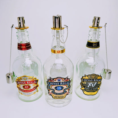 Whisky-Öllampe ”Highland Glow” | Handgefertigt aus recycelten Whiskeyflaschen | Vielseitiges Upcycling-Geschenk | Ideal für Balkon & Garten