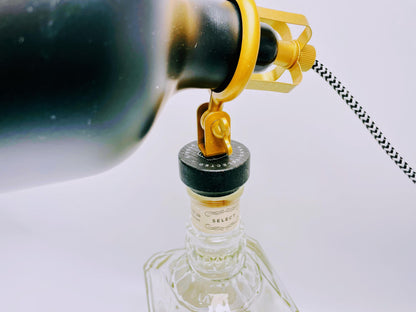 Whisky Tischlampe aus echter Whiskyflasche – Handgemachte Upcycling Design Lampe mit warmem Licht – Geschenkidee für Whisky Liebhaber