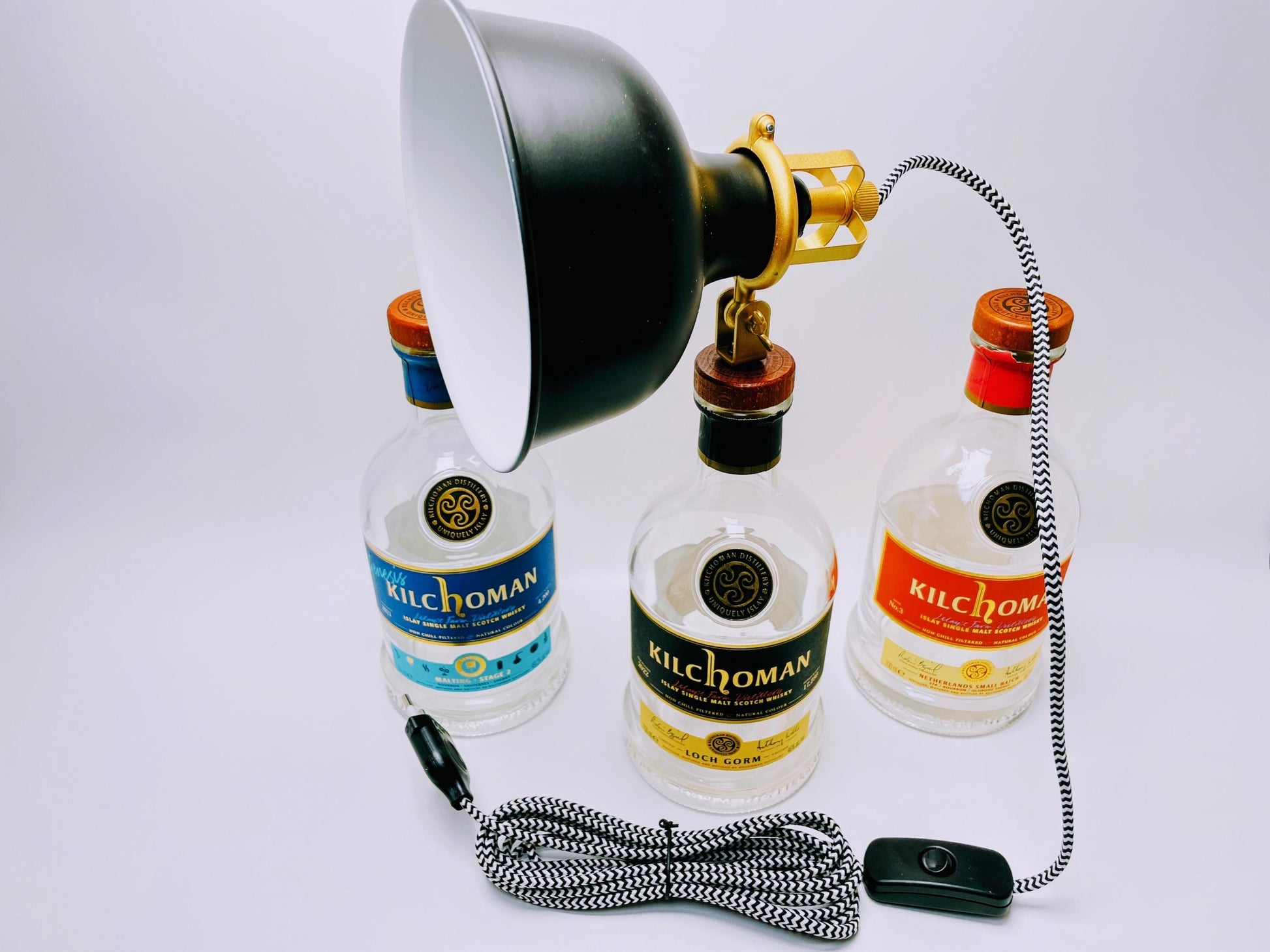 Whisky Tischlampe aus echter Whiskyflasche – Handgemachte Upcycling Design Lampe mit warmem Licht – Geschenkidee für Whisky Liebhaber