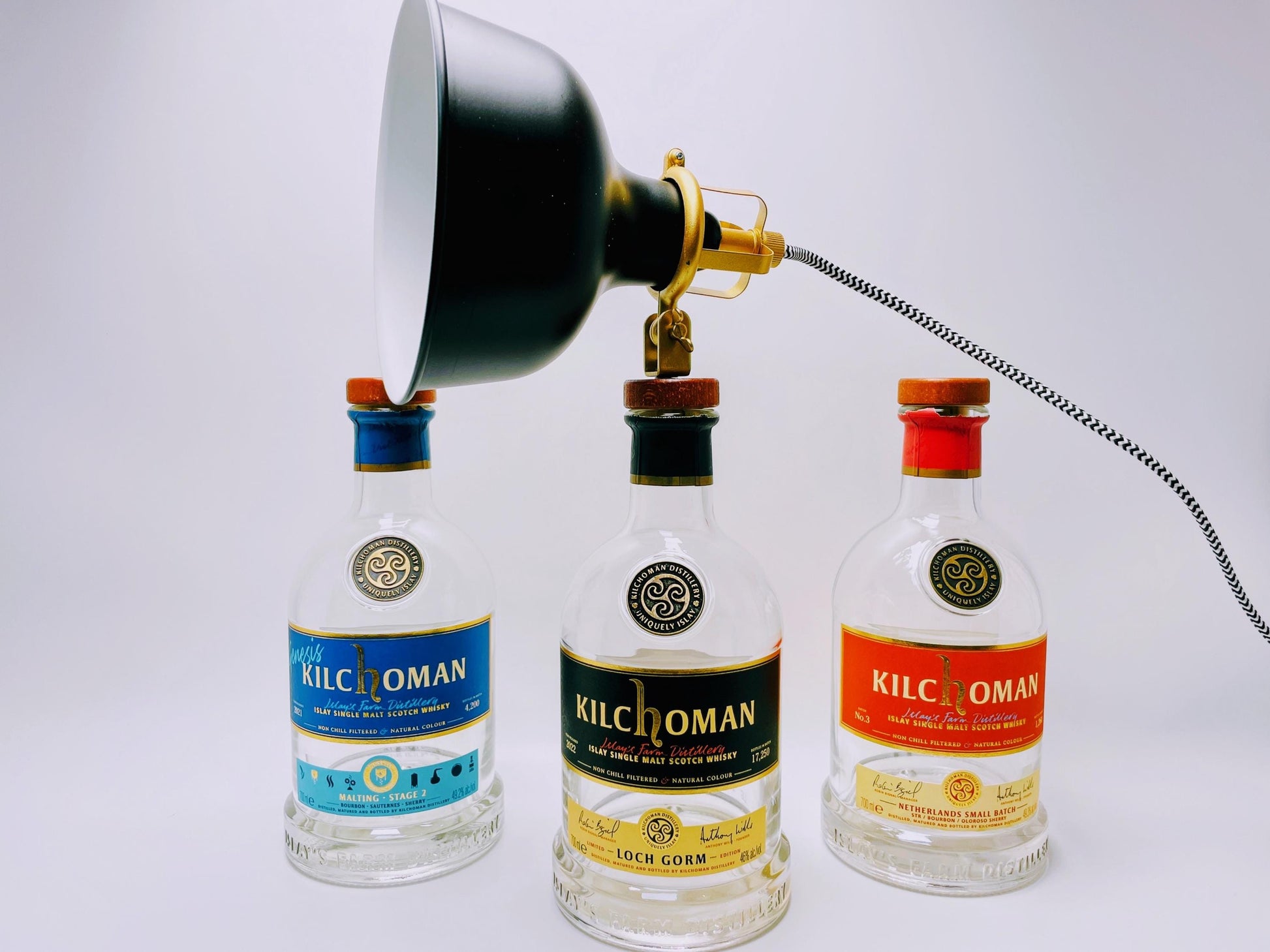 Whisky Tischlampe aus echter Whiskyflasche – Handgemachte Upcycling Design Lampe mit warmem Licht – Geschenkidee für Whisky Liebhaber