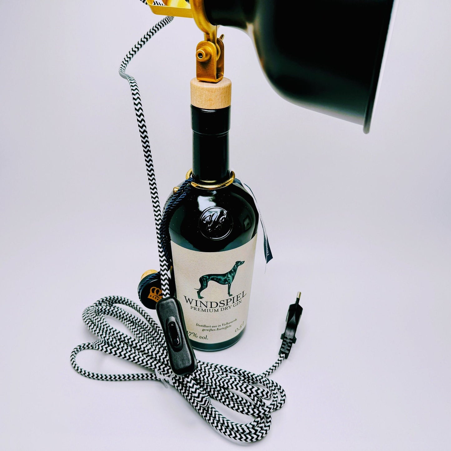 Windspiel Gin Vintage-Lampe | Handgemachte Upcycling Tischlampe aus Windspiel Gin | Einzigartige Geschenkidee | Deko-Licht | Windhund  Eifel