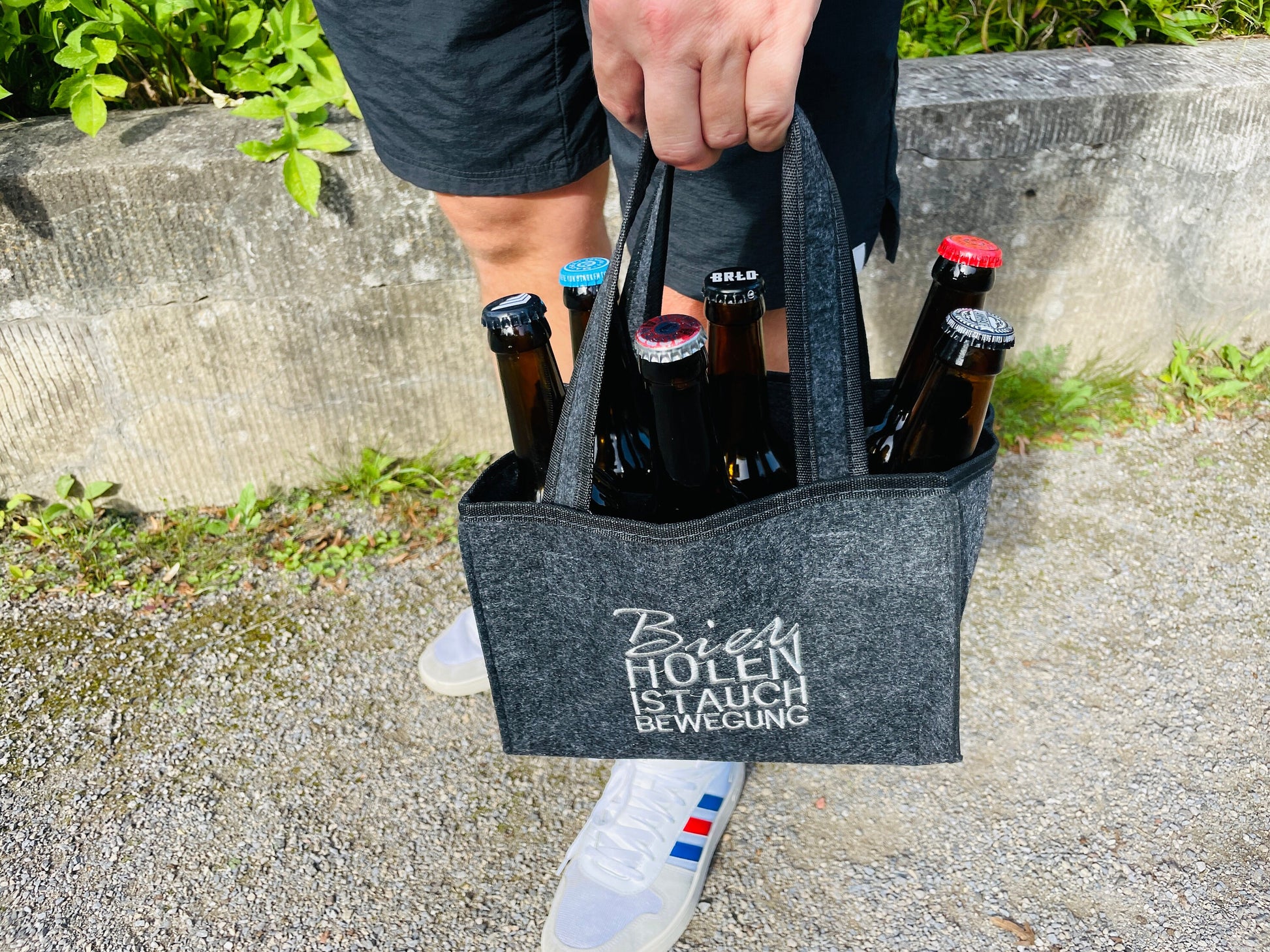 Flaschenträger für 6 Flaschen aus Filz - Männerhandtasche Bierflaschen Sixpack Tasche