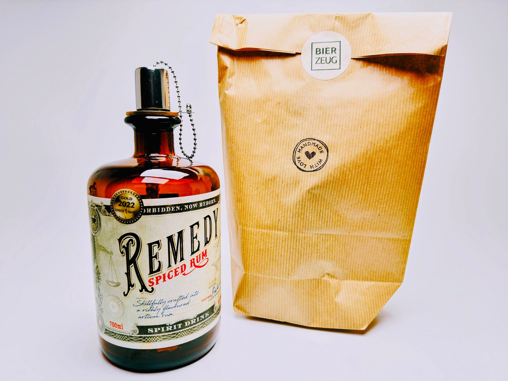 Rum-Öllampe "Remedy" | Handgemachte Öllampe aus Remedy Rum-Flaschen | Upcycling | Handgemacht | Individuell | Geschenk | Deko | H: 21cm