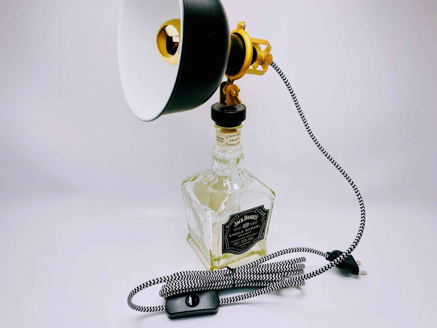 Whisky Tischlampe | Handgemachte Upcycling Lampe aus Whiskey Flaschen | Einzigartige Geschenkidee | Deko