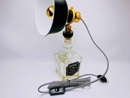 Whisky Tischlampe | Handgemachte Upcycling Lampe aus Whiskey Flaschen | Einzigartige Geschenkidee | Deko