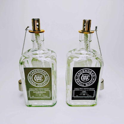 Whisky-Öllampe ”Highland Glow” | Handgefertigt aus recycelten Whiskeyflaschen | Vielseitiges Upcycling-Geschenk | Ideal für Balkon & Garten
