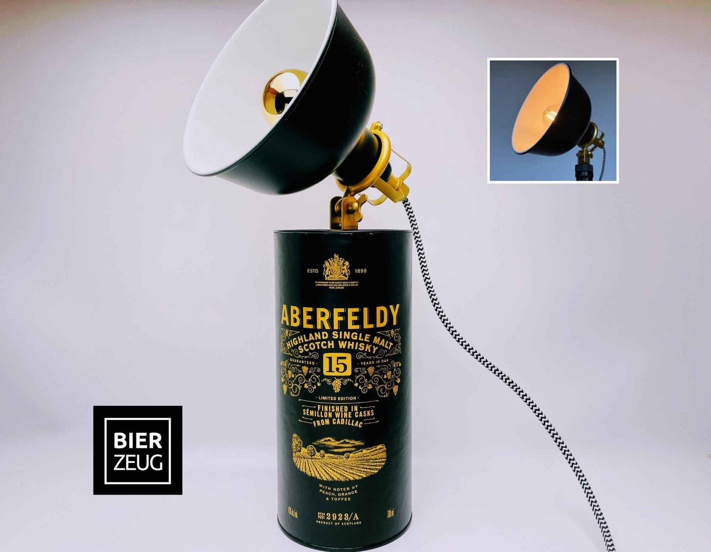 Tischlampe aus Whisky Tubes | Handgemachte Upcycling Design-Lampe für Whisky-Fans | Einzigartige Geschenkidee | Retro Licht Deko