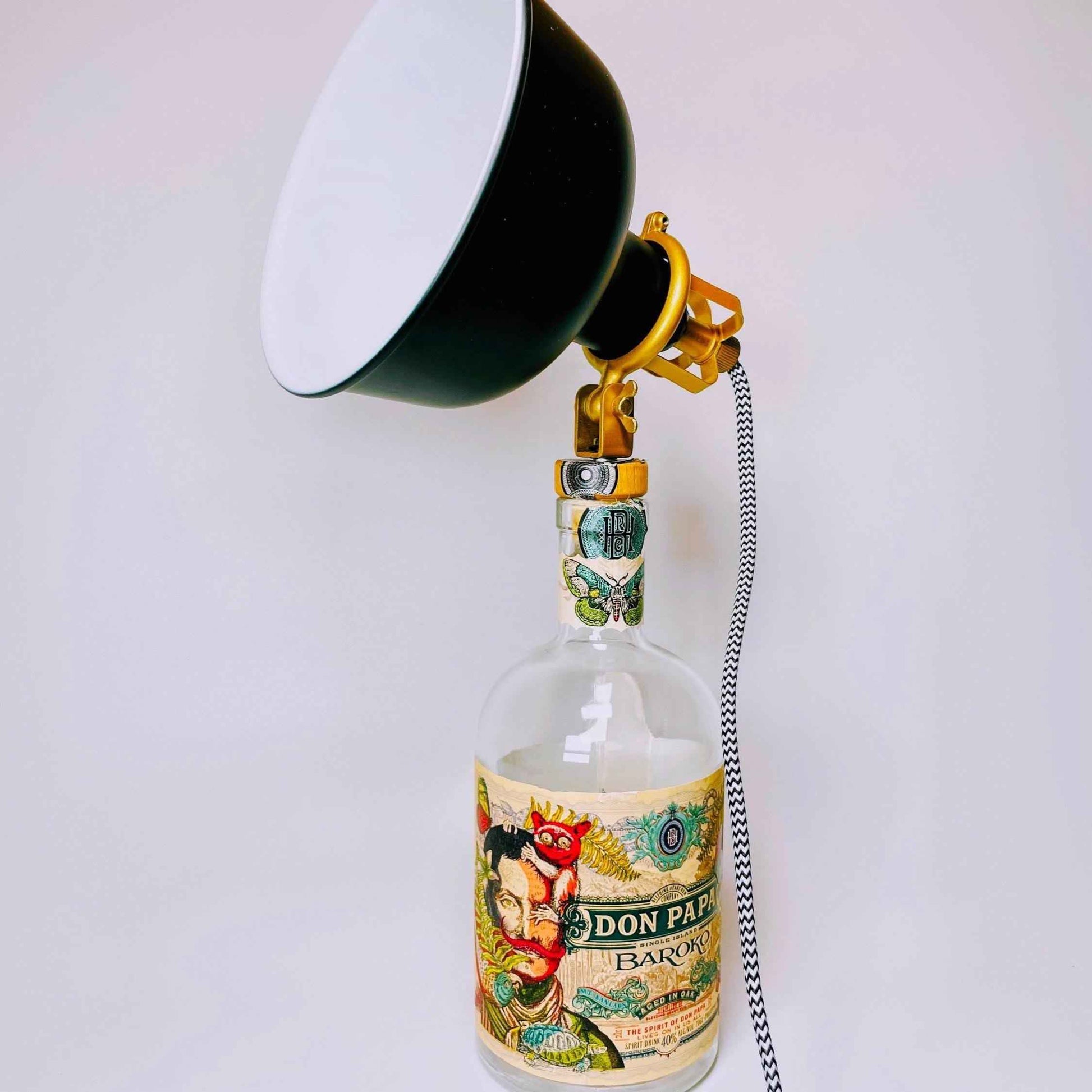 Don Papa Rum Lampe | Handgemachte Upcycling Tischlampe aus Don Papa Rum Flasche | Einzigartige Geschenkidee | Deko