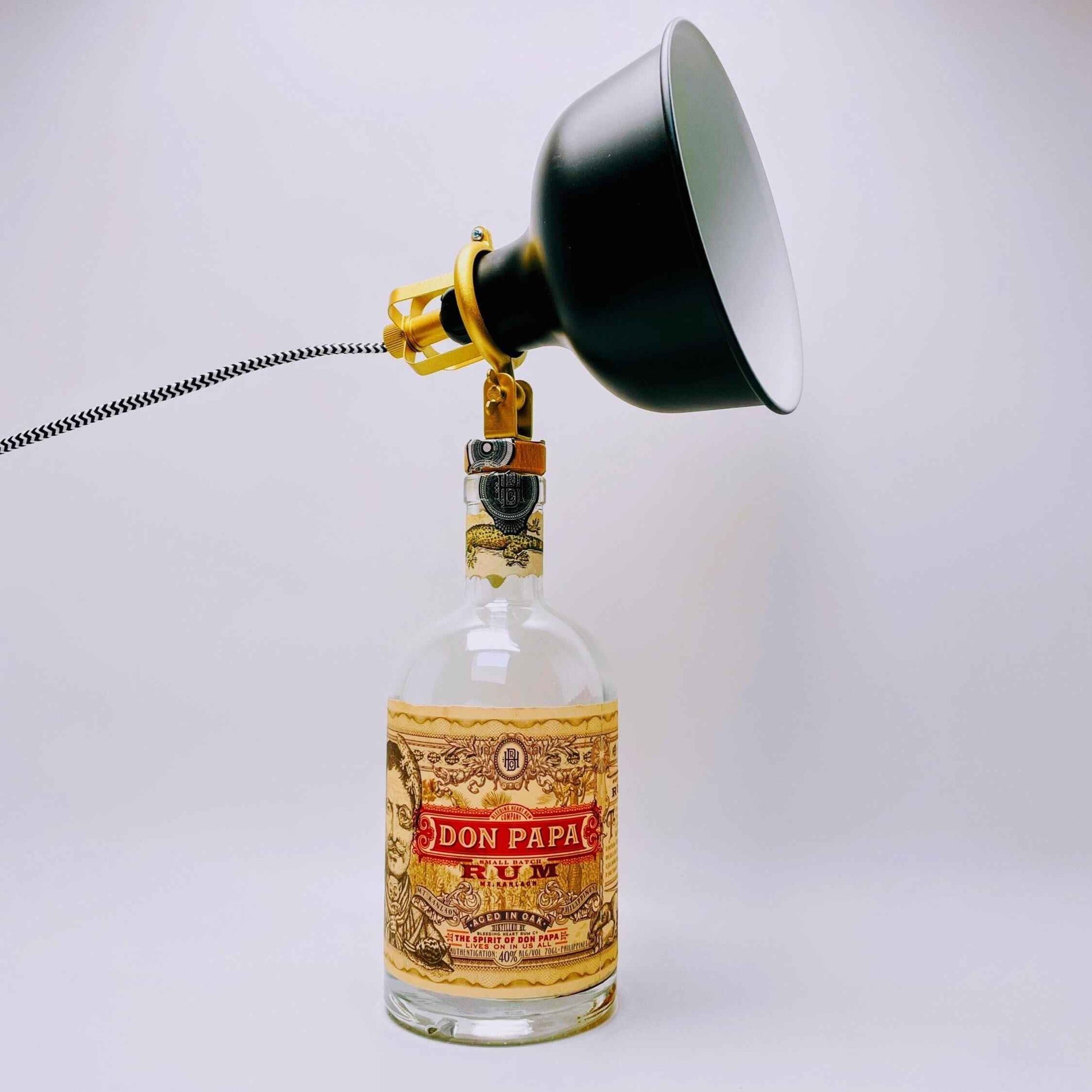 Don Papa Rum Lampe | Handgemachte Upcycling Tischlampe aus Don Papa Rum Flasche | Einzigartige Geschenkidee | Deko
