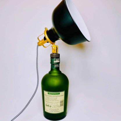 Botucal Rum Lampe | Handgemachte Upcycling Tischlampe aus Botucal Rum Flasche | Einzigartige Geschenkidee | Deko