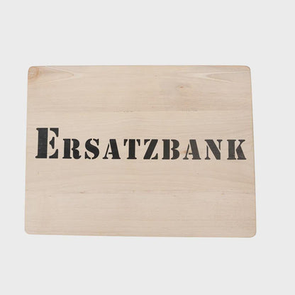 Sitzbrett für Bierkasten – Ersatzbank – Holzbrett, 40x30cm – Geschenkidee für Fußball- und Bierfans