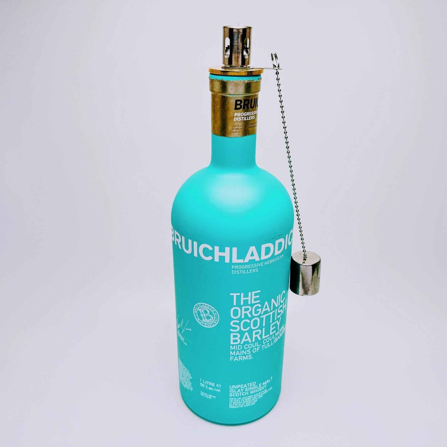 Whisky-Öllampe ”Highland Glow” | Handgefertigt aus recycelten Whiskeyflaschen | Vielseitiges Upcycling-Geschenk | Ideal für Balkon & Garten