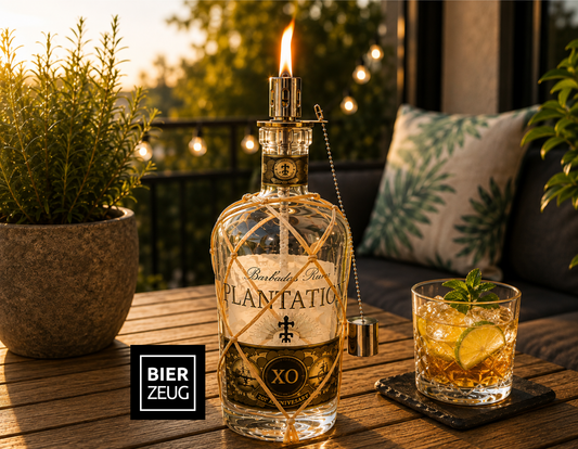 Rum-Öllampe ”Plantation XO 20th Anniversary” | Handgemachte Öllampe aus Rum-Flaschen | Upcycling | Handgemacht | Geschenk | Deko | H:27cm