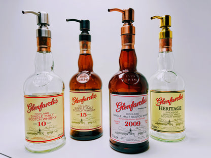 Distributeur de savon whisky Glenfarclas | Distributeur à pompe upcyclé à partir de bouteilles de whisky Glenfarclas | Rechargeable avec du savon | Décoration de salle de bain | Cadeau